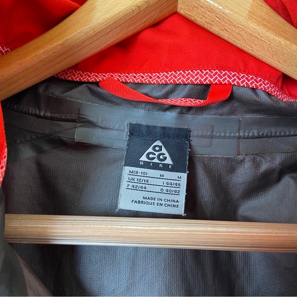 Nike ACG Red GORE-TEX Jacket - Picture 3 of 10
